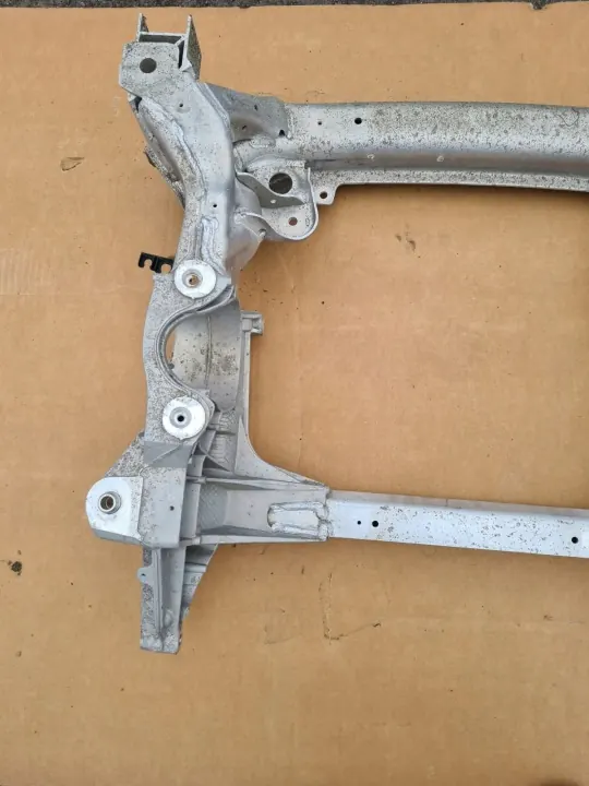 Carrinho Mercedes 4MATIC - Peça OEM Usada image 3