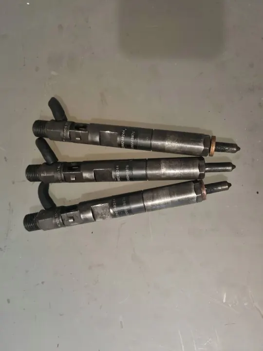 Inyector Renault Clio II 1.5 DCI OE 8200240244 image 2