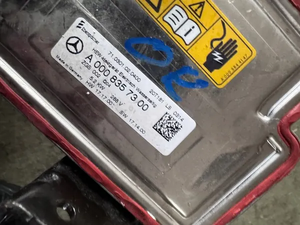 MERCEDES N293 W293 EQC Échangeur de chaleur A0008357300 image 6