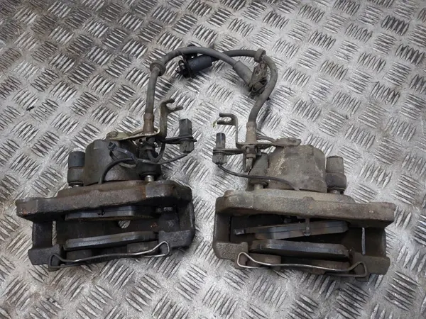 Disques, plaquettes et étriers BOSCH avant pour Audi A4 B6 image 8