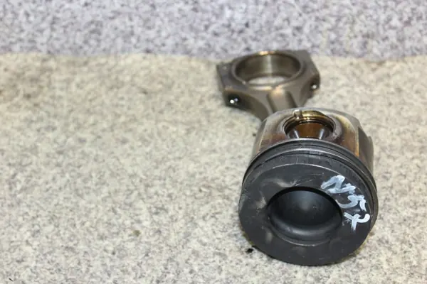 BMW N57D30A Piston & Bielle 84L110 911 image 3
