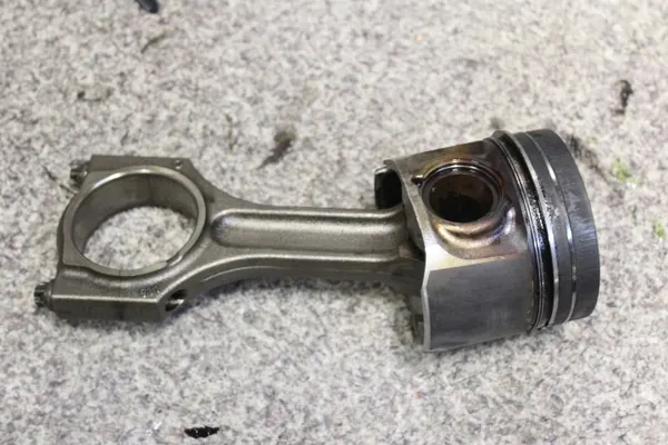 BMW N57D30A Piston & Bielle 84L110 911 image 4