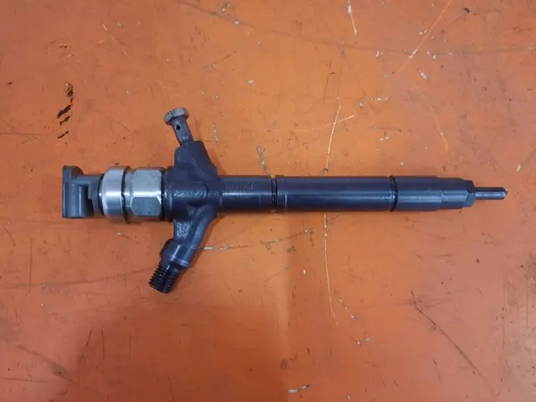 TOYOTA AVENSIS II T26 06-09 2.2 D-4D Injektor 23670-0R010 image 2