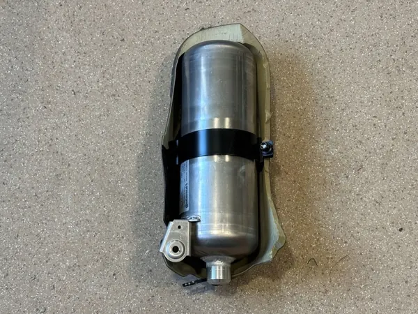 Volvo XC90 Hintere Luftfederung Tank OEM 31360725 image 4