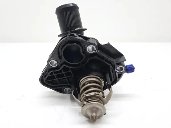 Boîtier de thermostat OEM 9811034680 pour Opel Corsa F image 3