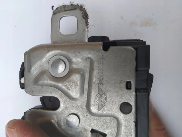 BMW OE 9802312 baklucka lås image 2