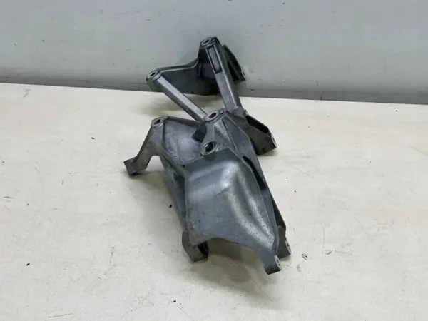 Soporte compresor aire acondicionado Porsche OE 03H260087E image 5