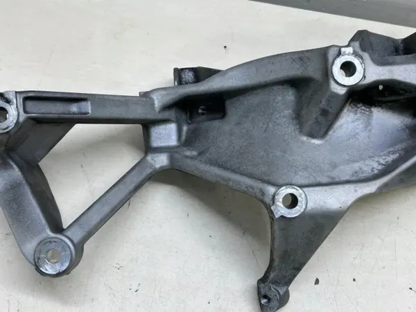 Soporte compresor aire acondicionado Porsche OE 03H260087E image 8