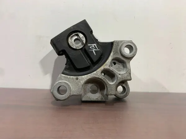 Mitsubishi FBZ27924 versnellingsbak kussen - Gebruikt OEM image 3