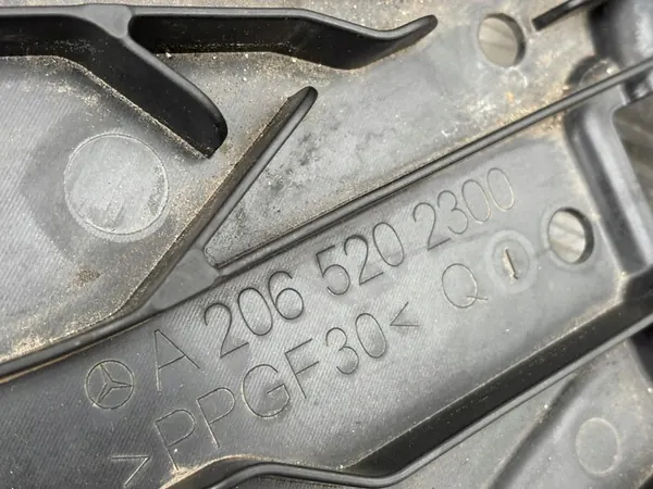 MERCEDES W206 C-KLASA NEDRE STÖTFANGERSKYDD AMG A2065202300 image 5