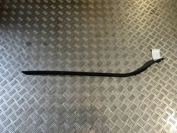 Volvo XC60 Frontscheiben-Dichtung OEM 32210591 image 2