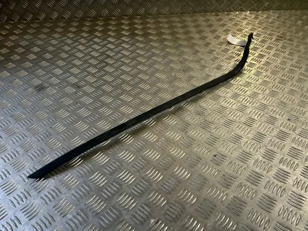 Volvo XC60 Frontscheiben-Dichtung OEM 32210591 image 5