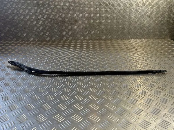 Volvo XC60 Frontscheiben-Dichtung OEM 32210591 image 6
