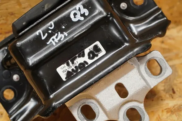 Moottorin tuki 3Q0199262C tai vaihteiston tuki 5QA199555F Audi Q3 image 8