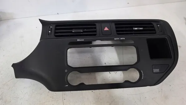 Moldura Rádio Grelha OEM 84741-1W110 Kia Rio III 2012 image 2