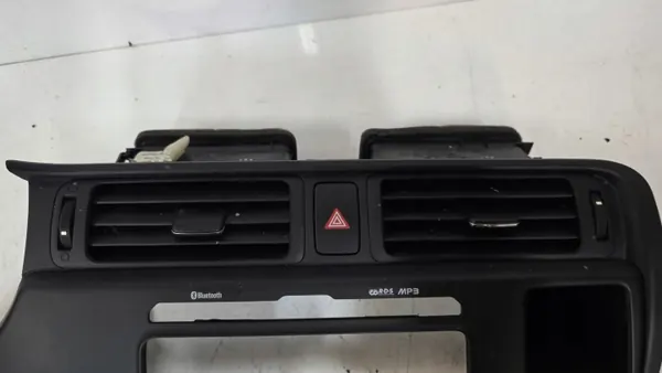 Moldura Rádio Grelha OEM 84741-1W110 Kia Rio III 2012 image 3