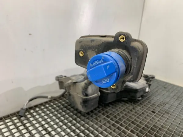Réservoir SCR OEM M8D2-5J228-AA pour Land Rover Range Rover Evoque image 3