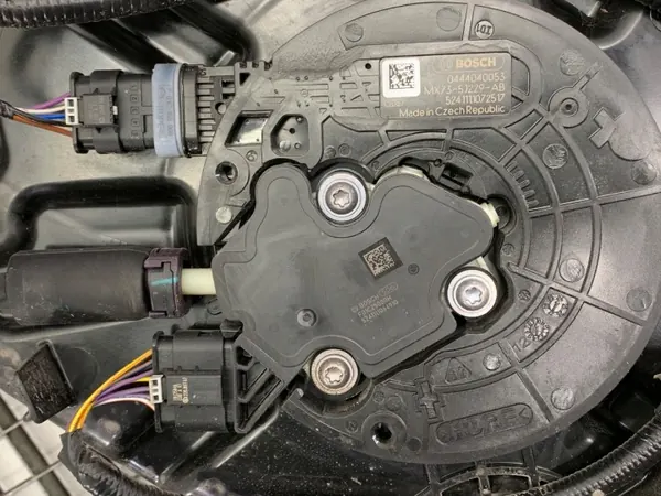 Réservoir SCR OEM M8D2-5J228-AA pour Land Rover Range Rover Evoque image 5