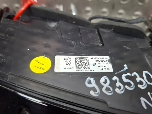 Luz trasera izquierda para Peugeot 308 III T10 Kombi image 3