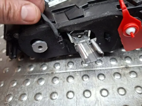 Luz trasera izquierda para Peugeot 308 III T10 Kombi image 4