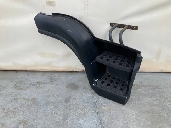 OEM 504039202Q Rechter Treeplank voor Iveco Eurocargo image 2