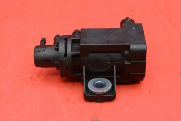 Soupape à vide OEM 55599331 pour Opel Corsa E 1.3 CDTI image 3