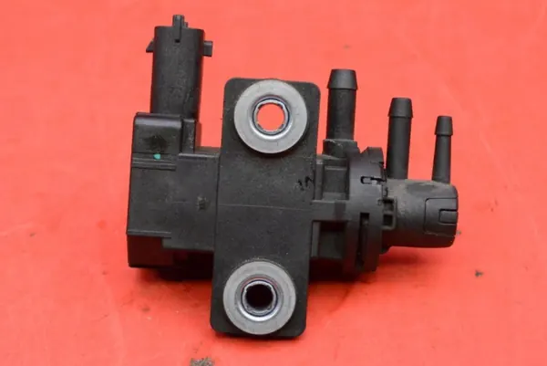 Soupape à vide OEM 55599331 pour Opel Corsa E 1.3 CDTI image 5