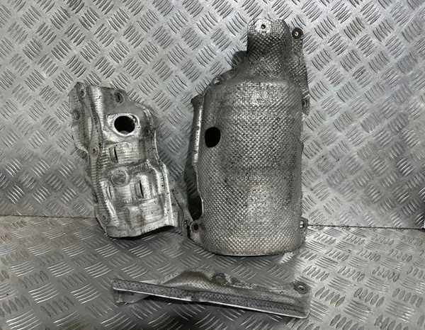 Escudo térmico Lancia Delta III 1.6 JTD OEM 55208003 image 2