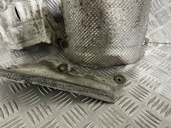 Escudo térmico Lancia Delta III 1.6 JTD OEM 55208003 image 6