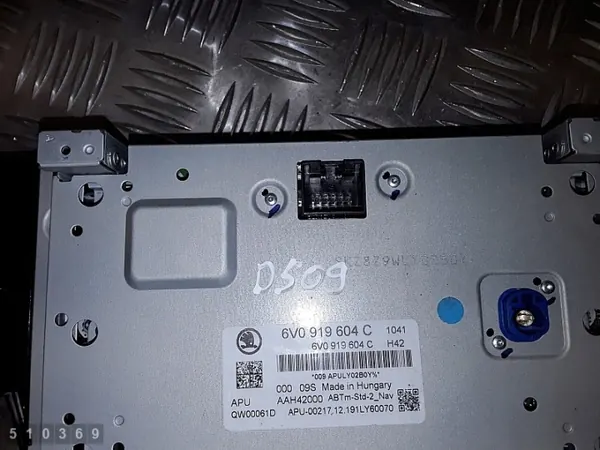 Ecrã de visualização Skoda Fabia OEM 6v0919604c - Usado image 3