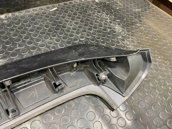 Spoiler Toyota RAV4 OEM 76085-42130 Usado image 8