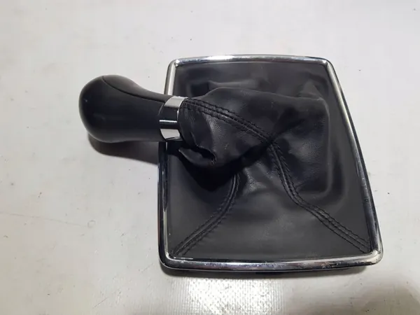 Pomo de cambio Mercedes OEM A2042674410 - Manual image 2