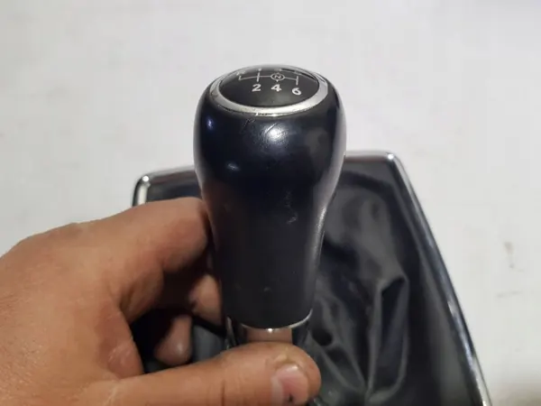 Pomo de cambio Mercedes OEM A2042674410 - Manual image 4