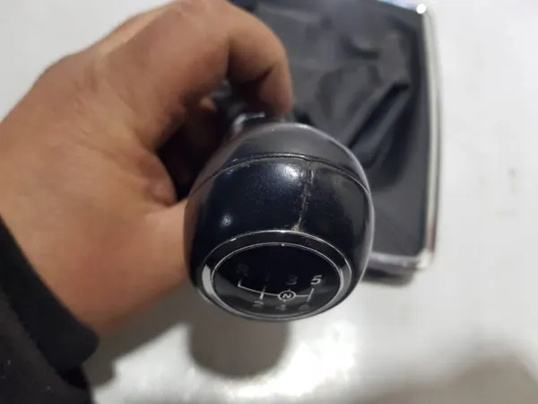 Pomo de cambio Mercedes OEM A2042674410 - Manual image 5