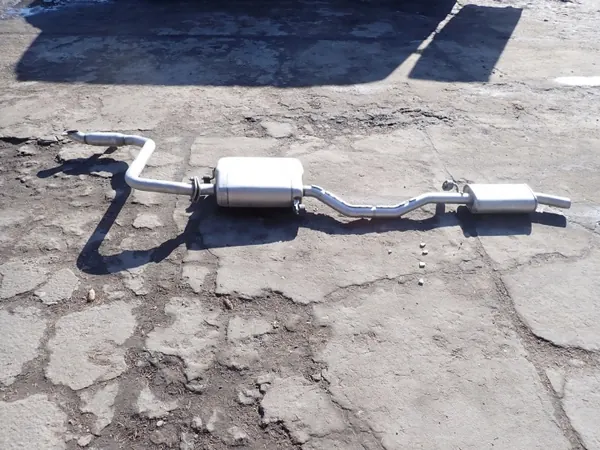 Pakoputken Vaimennin OEM 28600-R0120 Kia Carnival image 4