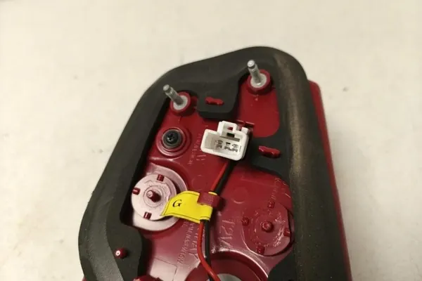 Luz de maletero izquierda KIA SPORTAGE (SL) 2012 image 3