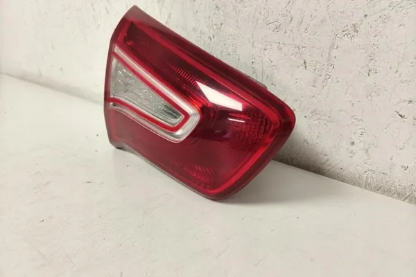 Luz de maletero izquierda KIA SPORTAGE (SL) 2012 image 4