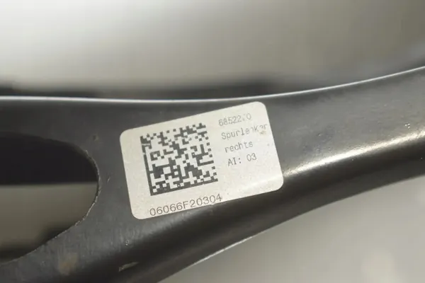 OEM 6867880 Bakre Höger Nav BMW i3 2022 image 6