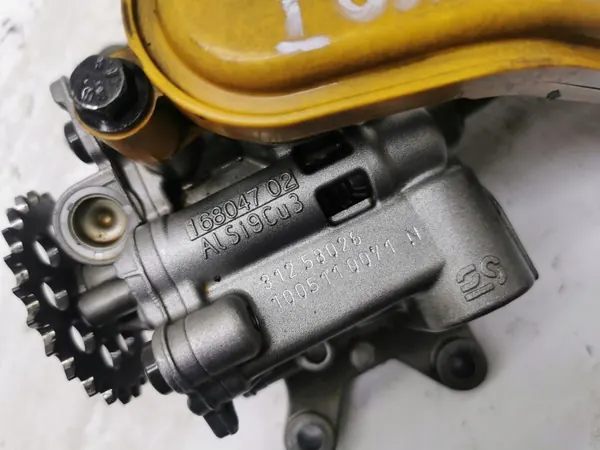 Bomba de aceite usada OEM 31258026 para Volvo V60 D4 image 9