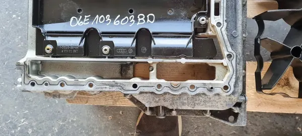 A6 C7 4G Oljetank 3.0 TFSI CRE 06E103600H image 6