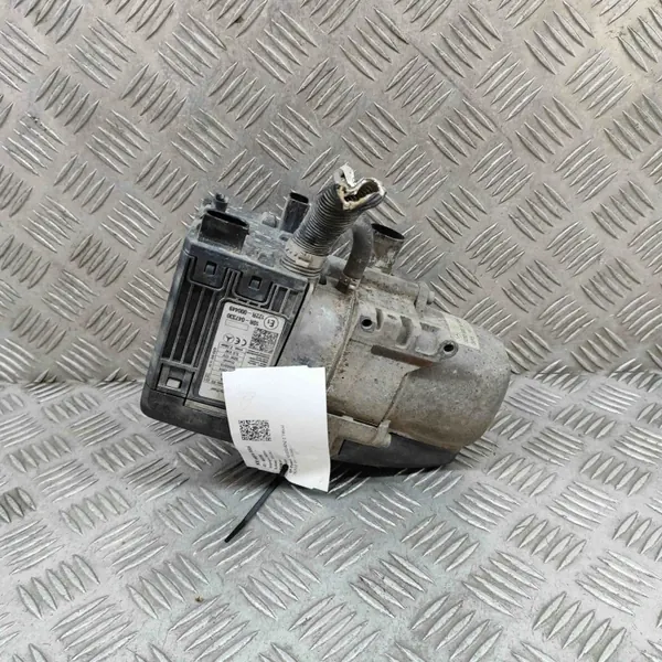 Mercedes-Benz Webasto Verwarming OEM 10R047330 Gebruikt image 2