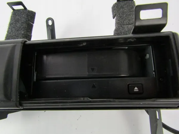 Mudador CD Audi A6 C5 OEM AK-6-76470 Usado image 7