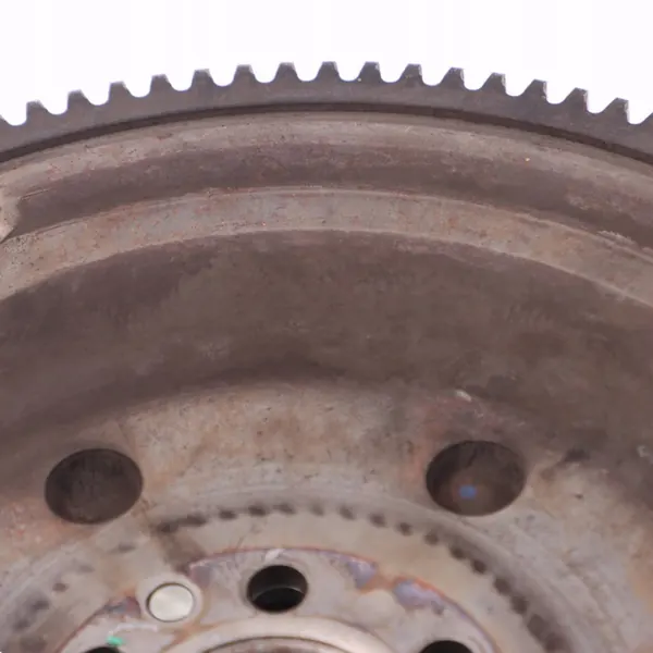 Audi A6 C6 2.0 TDI Kaksimassavauhtipyörä LUK 240mm Manuaali OEM image 3