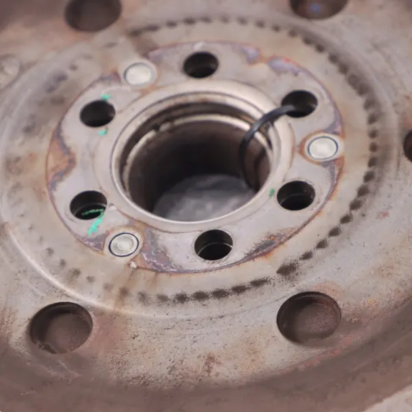 Audi A6 C6 2.0 TDI Kaksimassavauhtipyörä LUK 240mm Manuaali OEM image 9