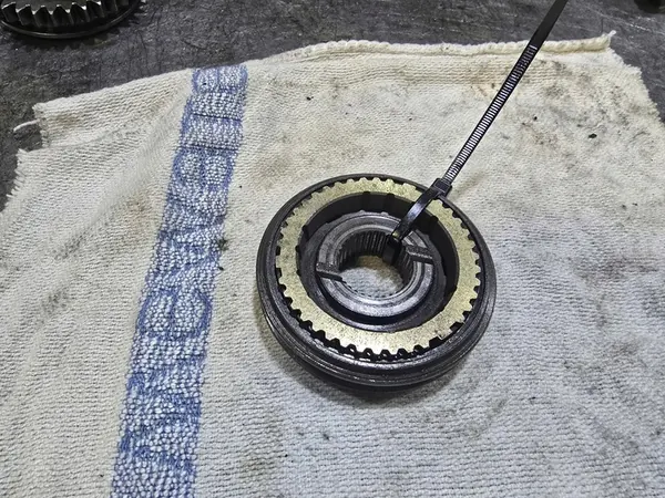 Synkronointikeskus 3-4 Vaihde 02T311301F image 2