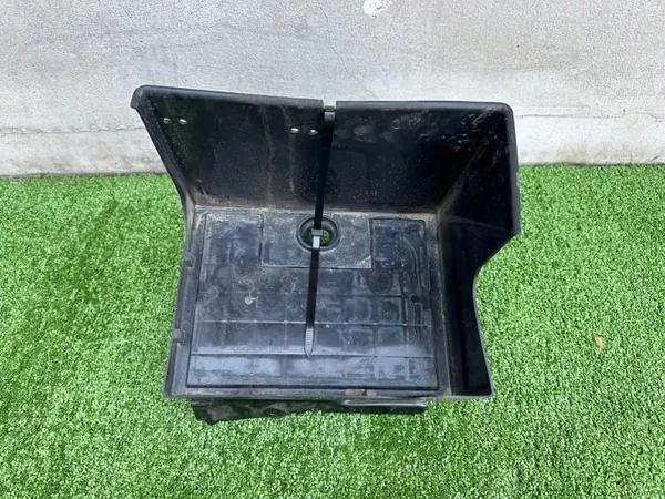 Base da Bateria Mitsubishi Space Star II - Peça OEM image 2
