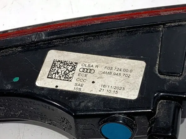 Réflecteur pare-chocs arrière droit OEM 4M8945702 Audi Q8 image 7