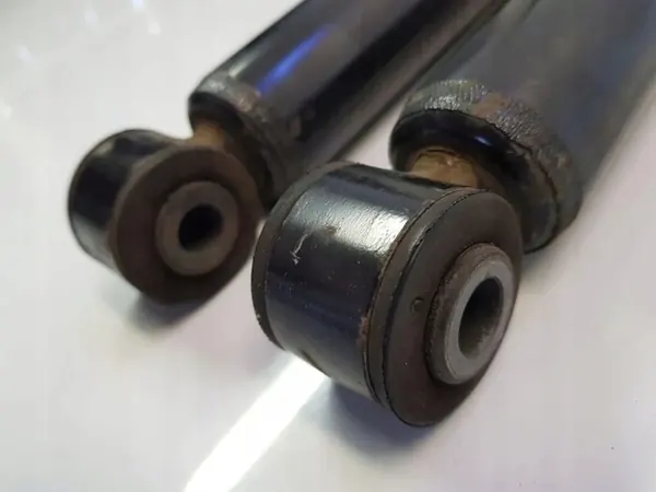 Amortizzatore Posteriore CLIO IV Sinistro Destro 562101993R image 3