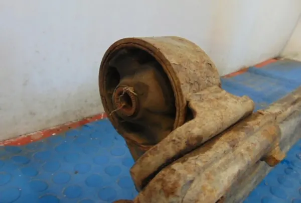 Support de moteur Hyundai Santa Fe I 2001-06 image 6