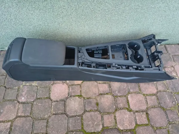 Middenconsole armsteun OEM 8W1863241D voor Audi A4 B9 image 2